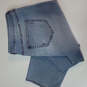 3/$30 D/C Jeans Embroidered straight leg slightly curvy lightwash high Waisted